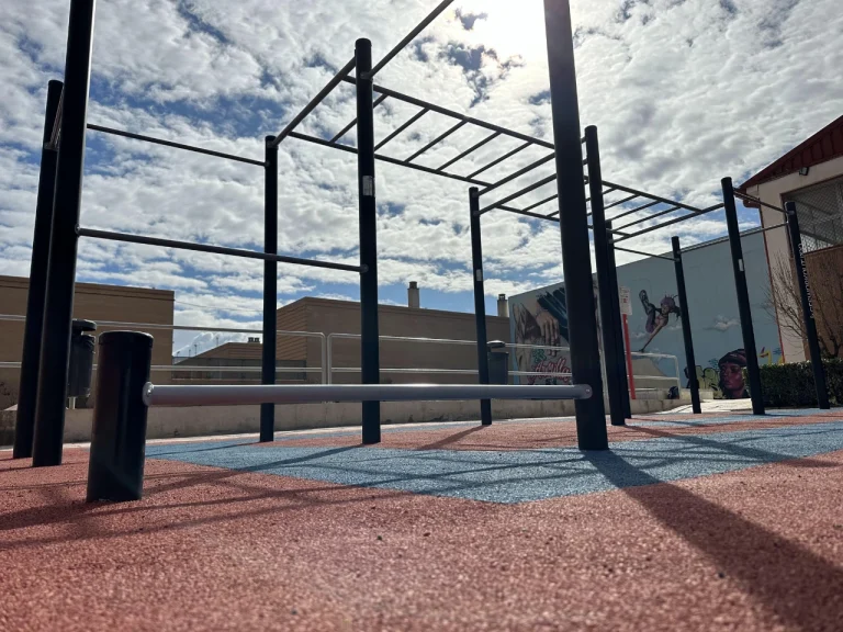 Parque de Calistenia en la casa de la juventud de Armilla