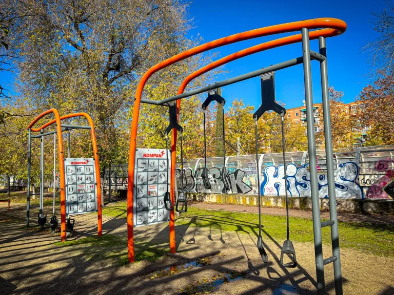 Parque de Calistenia Avenida Entrevías En Puente De Vallecas