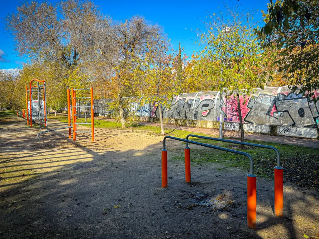 Parque de Calistenia Avenida Entrevías En Puente De Vallecas