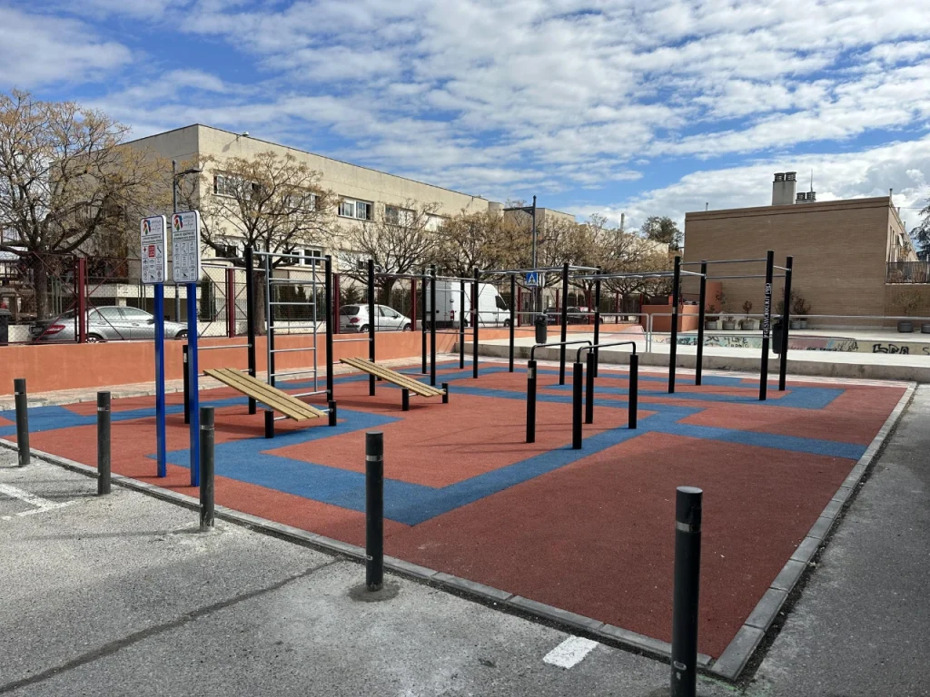 Parque de Calistenia en la casa de la juventud de Armilla