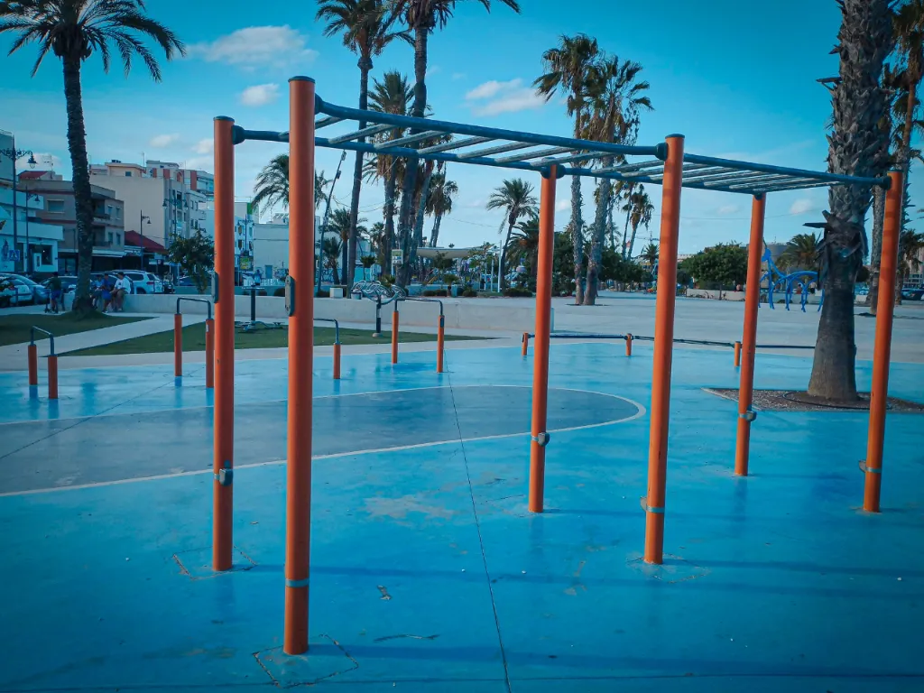 Parque de Calistenia Parque Del Mar – Playa La Puntica