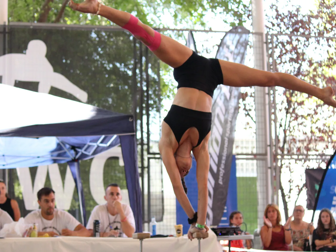 Andrea haciendo Pino Bruja en canes Final de España 2022