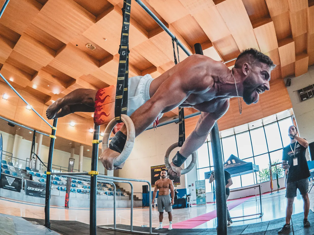 Full Planche en Anillas de José López