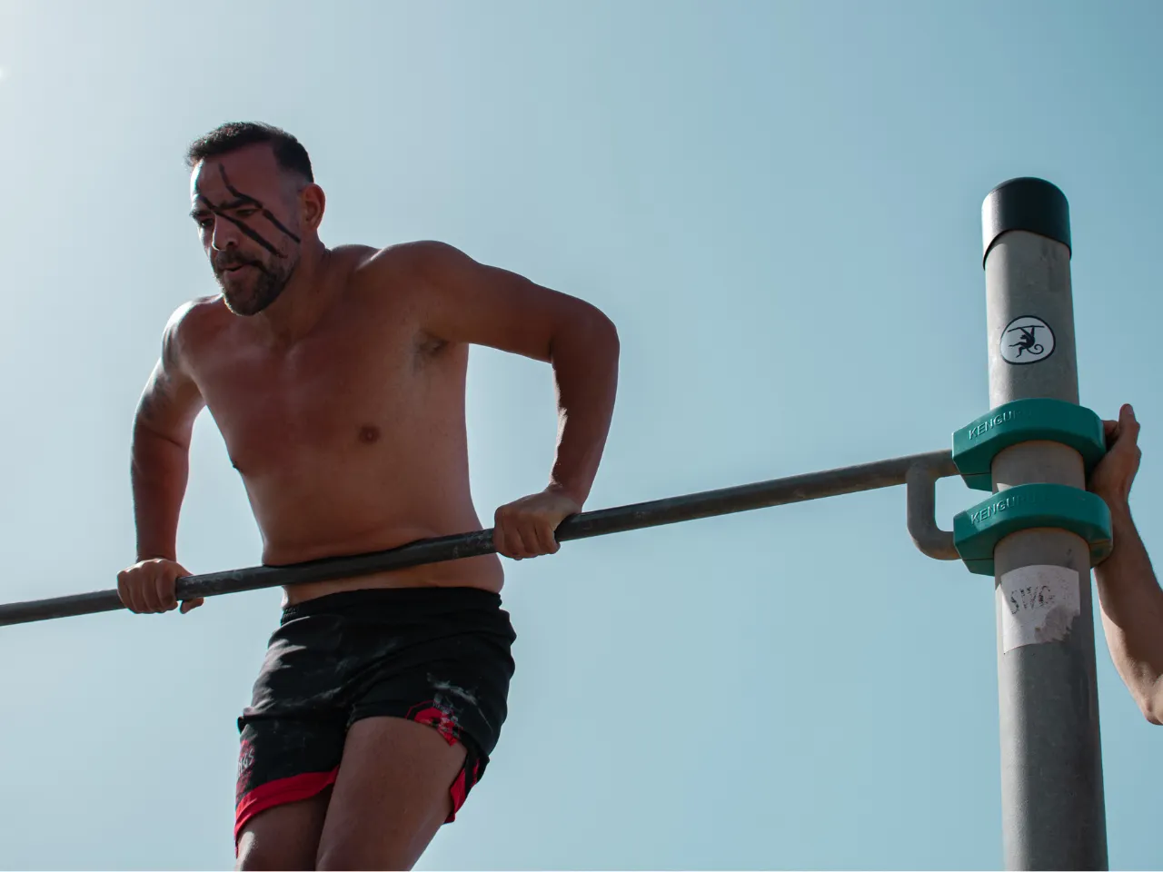 Jorge Palacios (Vikingo) haciendo Muscle Ups