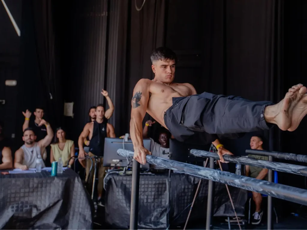 Marianito haciendo Inverse Planche SWUB IV