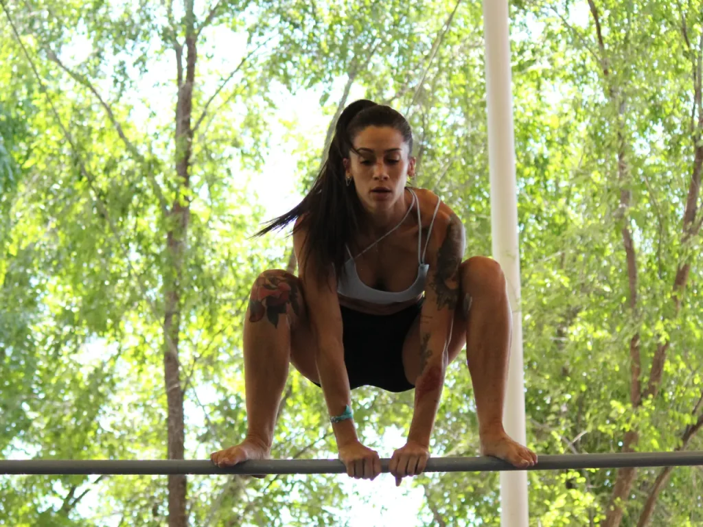 Nuria haciendo dinámicos en barra Final de España 2022