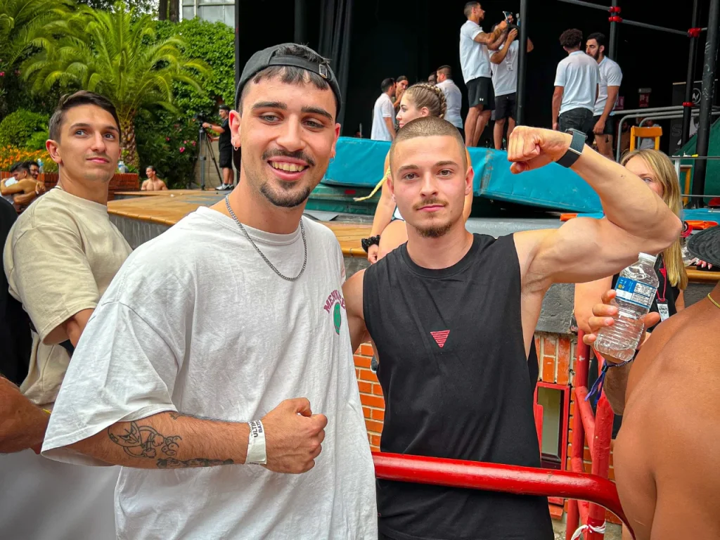 Pingu con su idolo Hristov en las SWUB VI