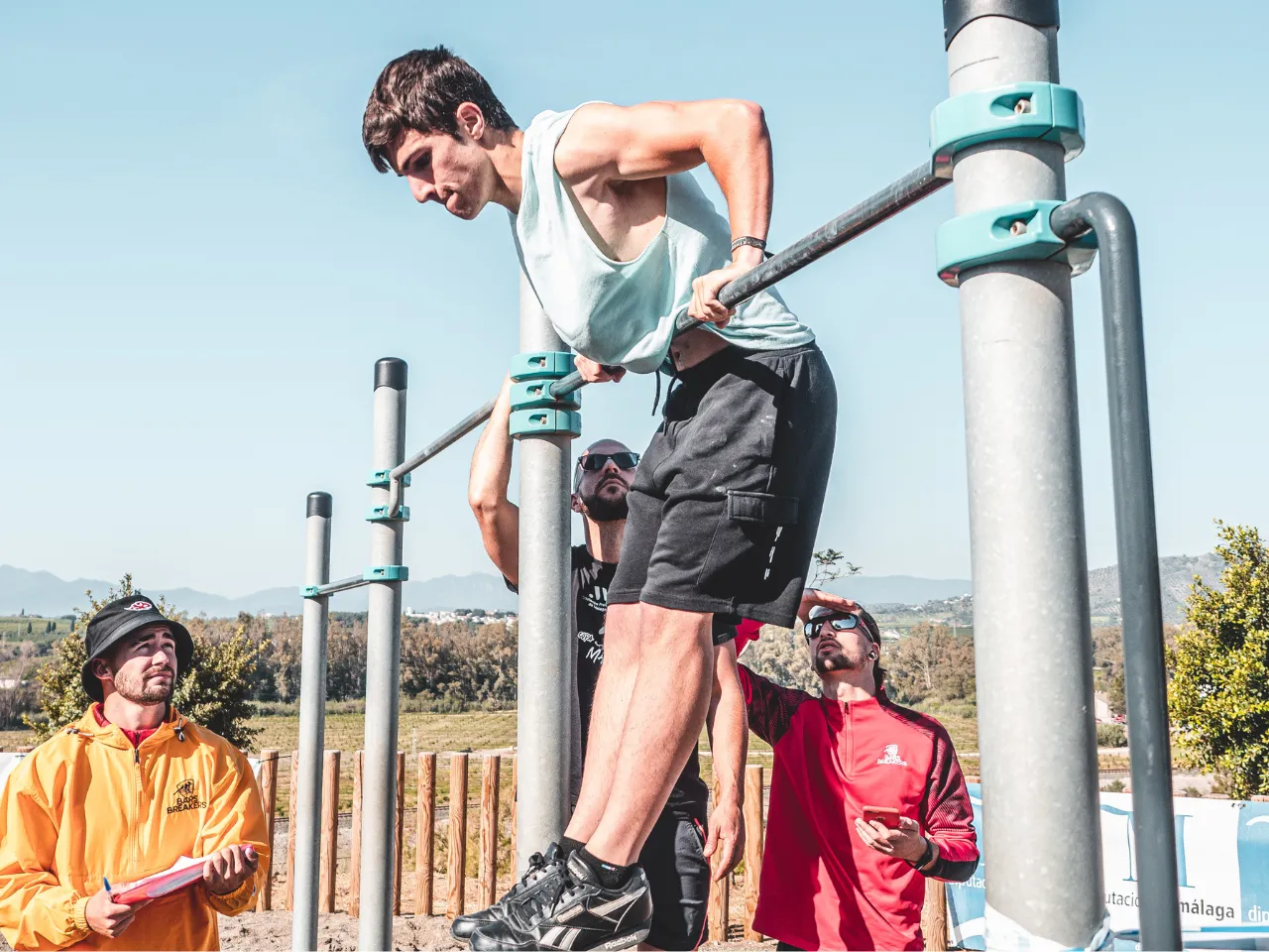 Rafa haciendo Muscle Ups (Pizarra)