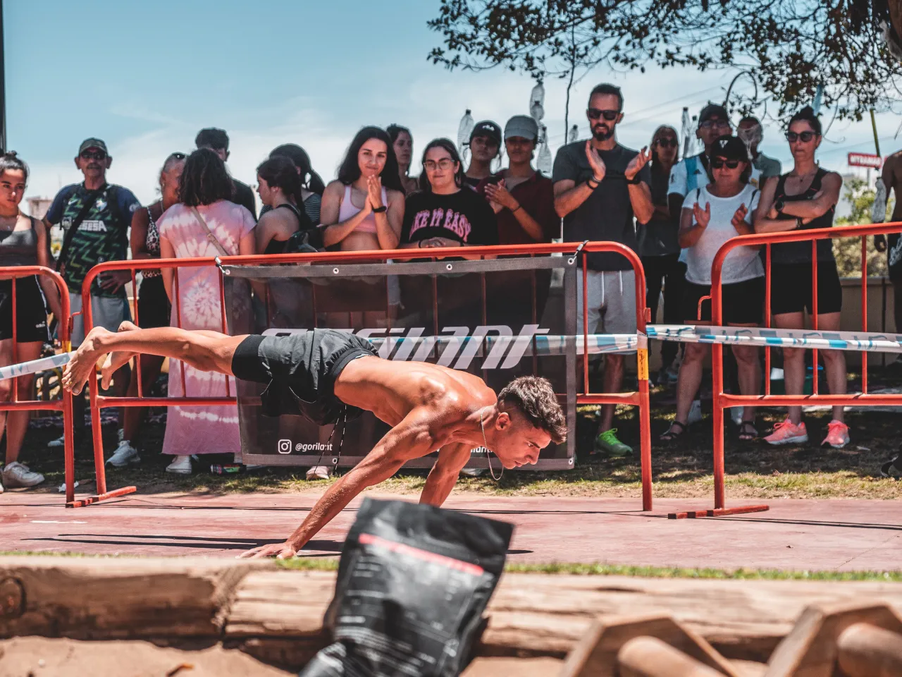 Segio Gallego haciendo Full Planche Final II Copa de Málaga