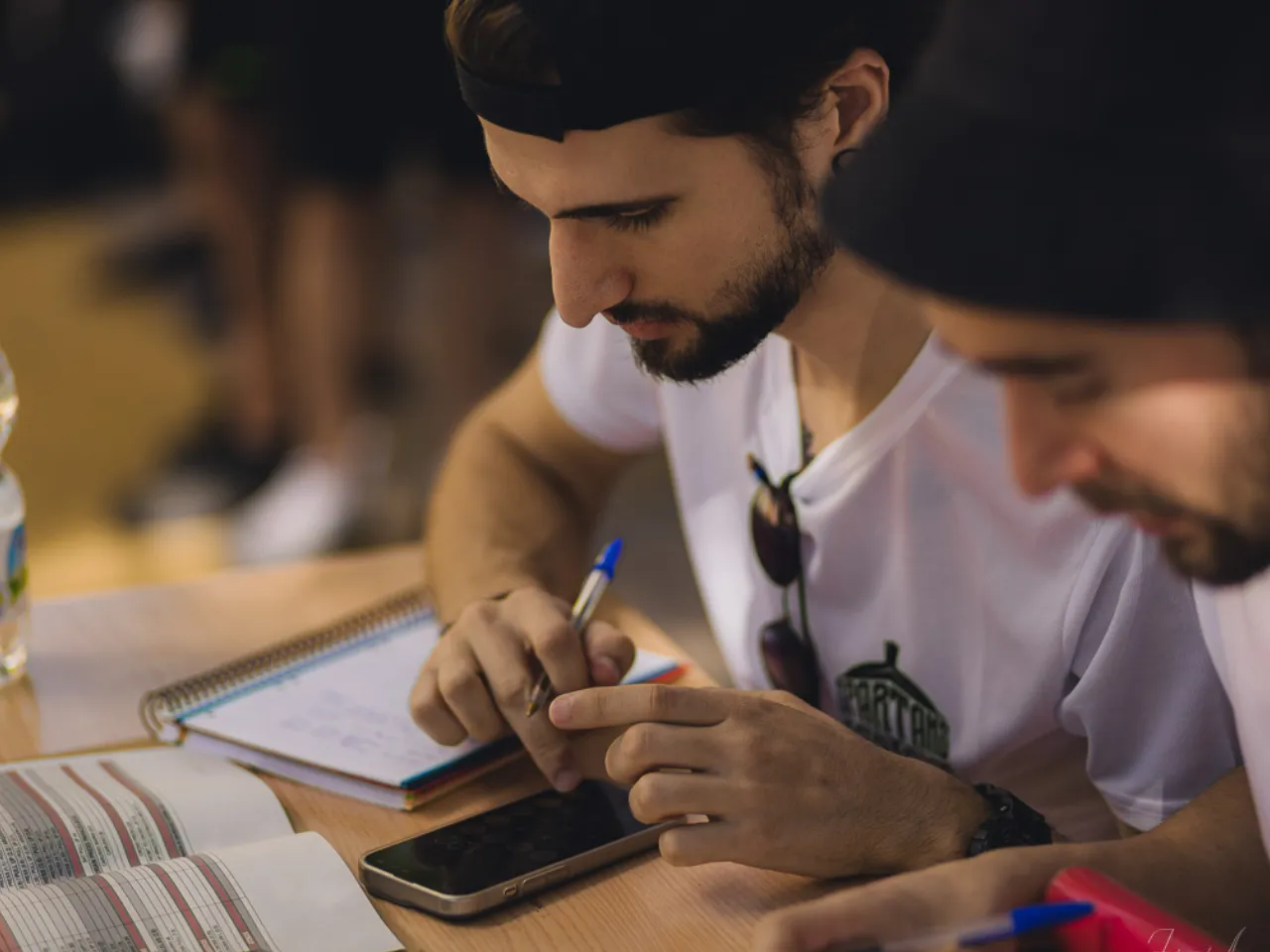 Vargas y Victor sacando el veredicto