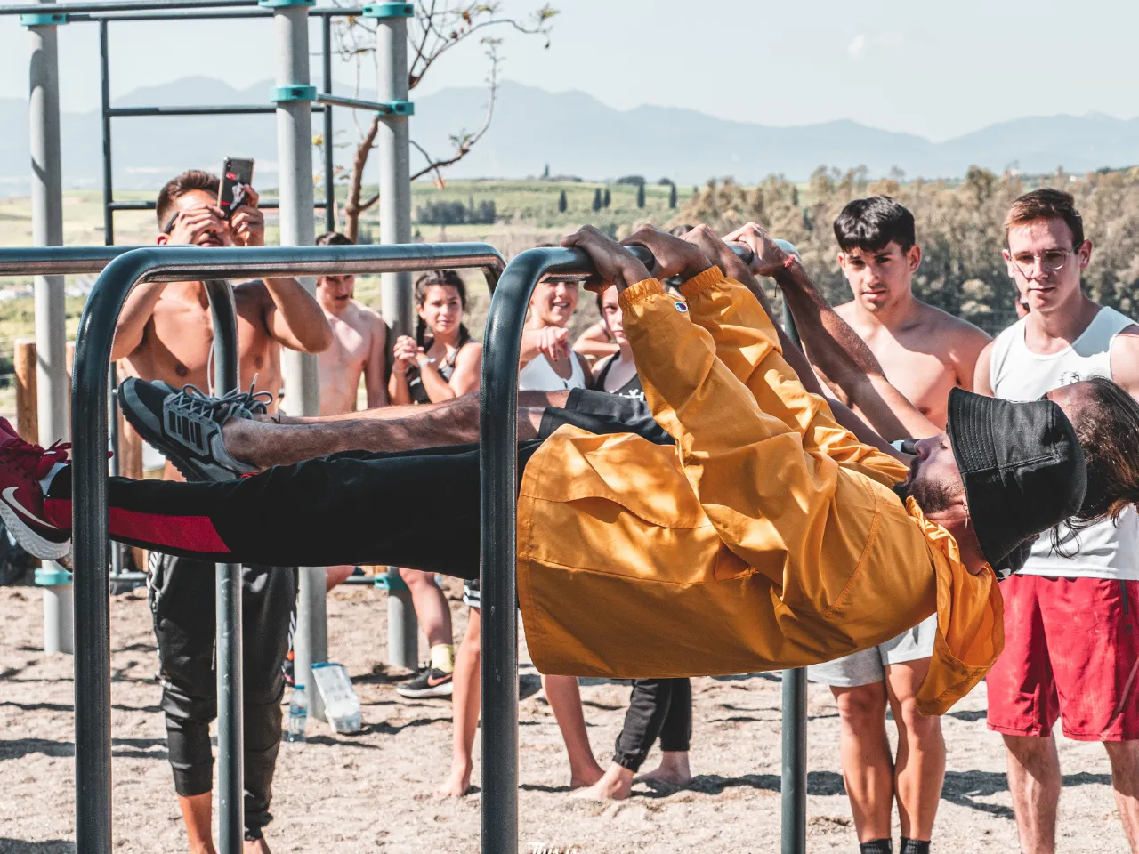 Victor y Carlos Colombo haciendo Front Lever