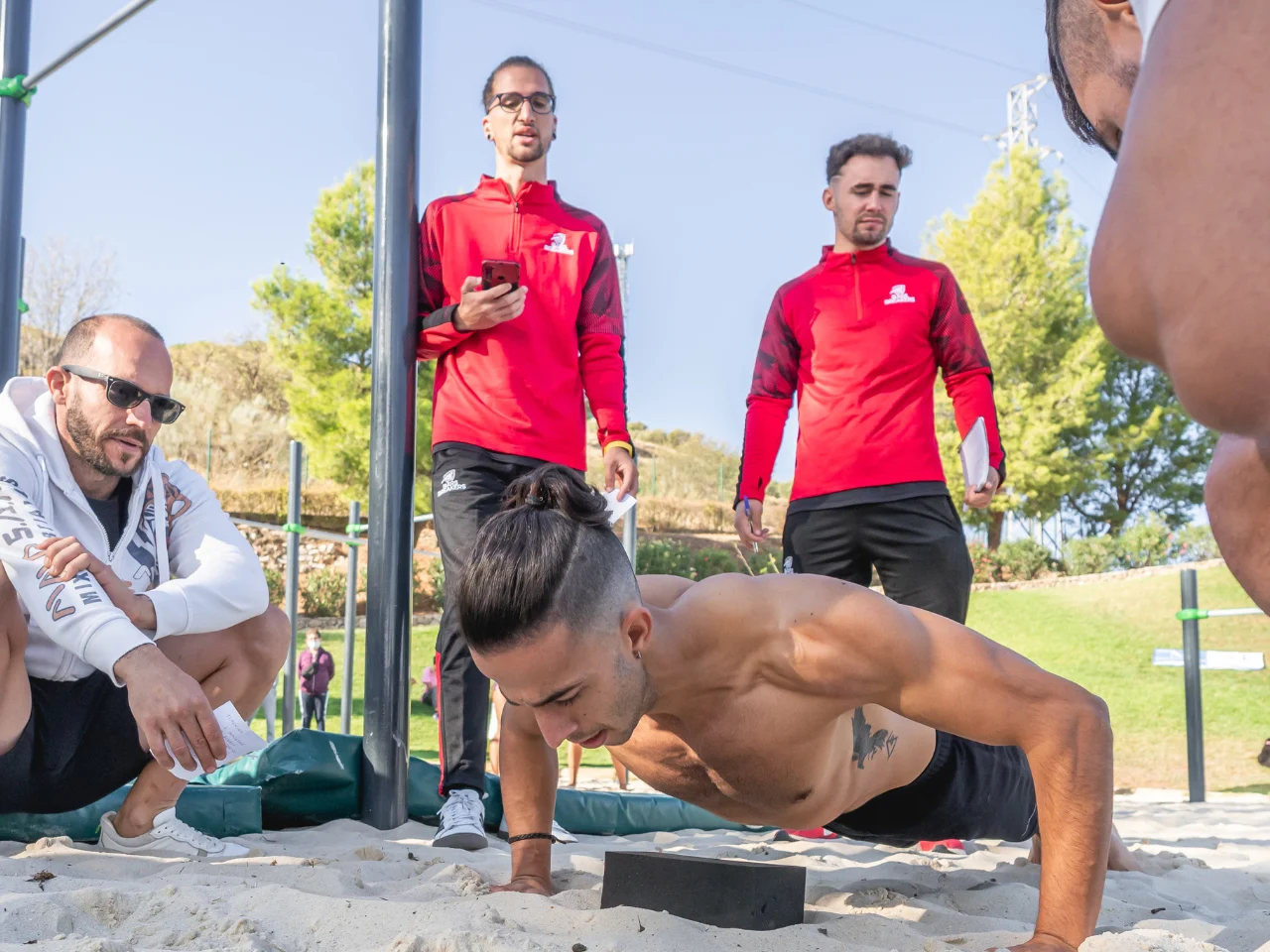 Victor y Vargas evaluando flexiones I Copa Málaga